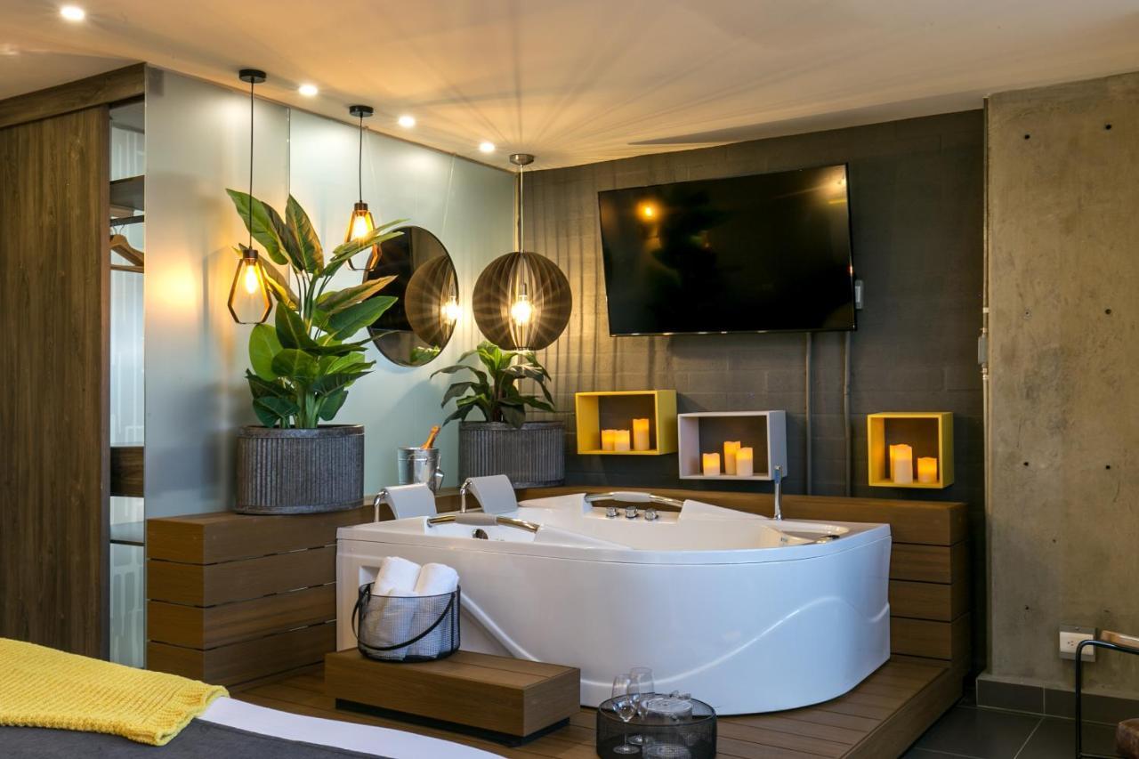 Epic Boutique Hotel メデジン エクステリア 写真